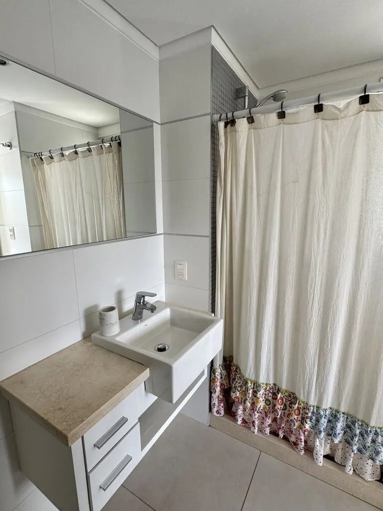 Apartamento de 4 dormitorios en alquiler en Playa Mansa, edificio Ville de Mer · Foto 11