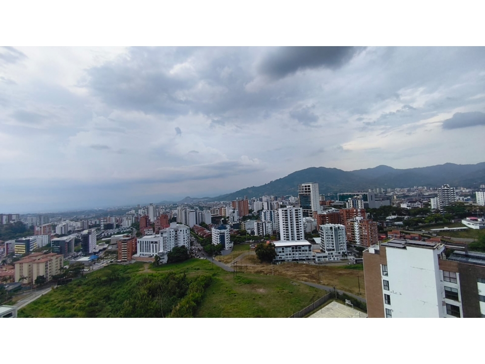 Apartamento en venta en Pinares, Pereira · foto 2 de 24