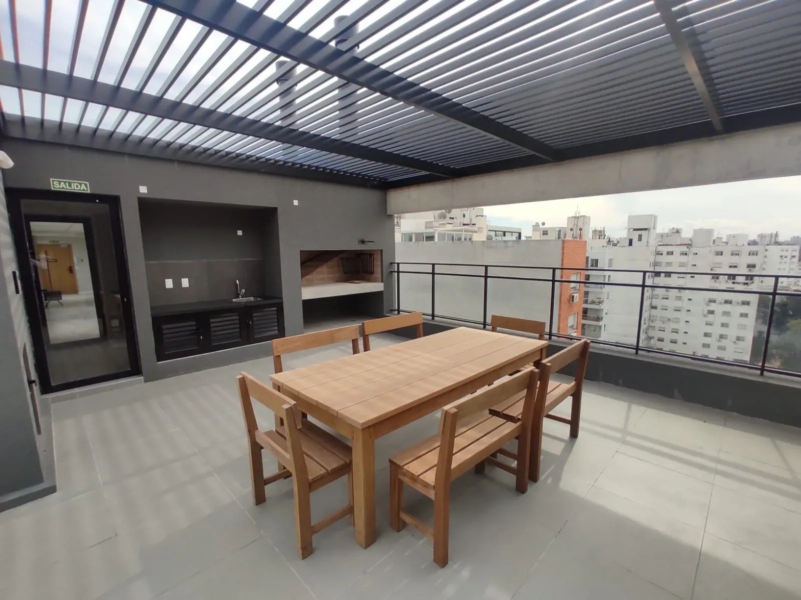 ALQUILER EN POCITOS, MONO AMBIENTE EN PISO 6 CON BALCON AL FRENTE, BARBCOA, PISCINA, GYM, LAVADERO · Foto 9