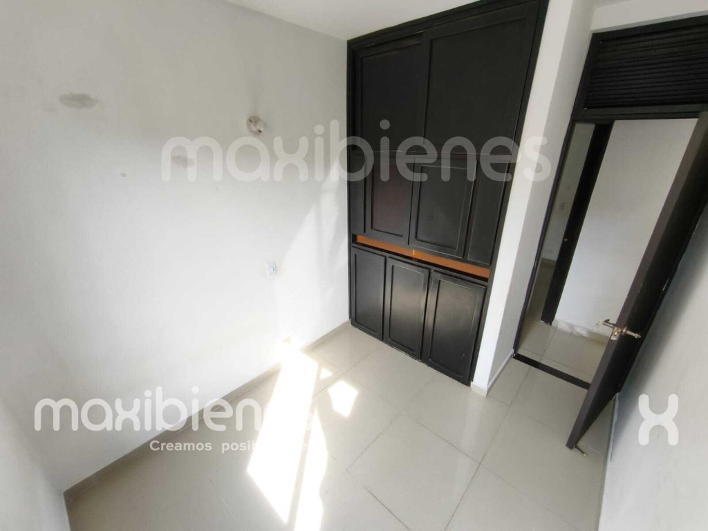 Apartamento en arriendo en Los Colores, Medellín · foto 5 de 10
