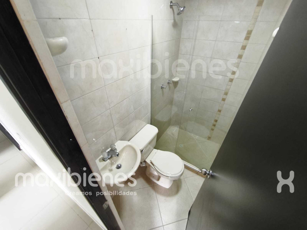 Apartamento en arriendo en Los Colores, Medellín · foto 7 de 10