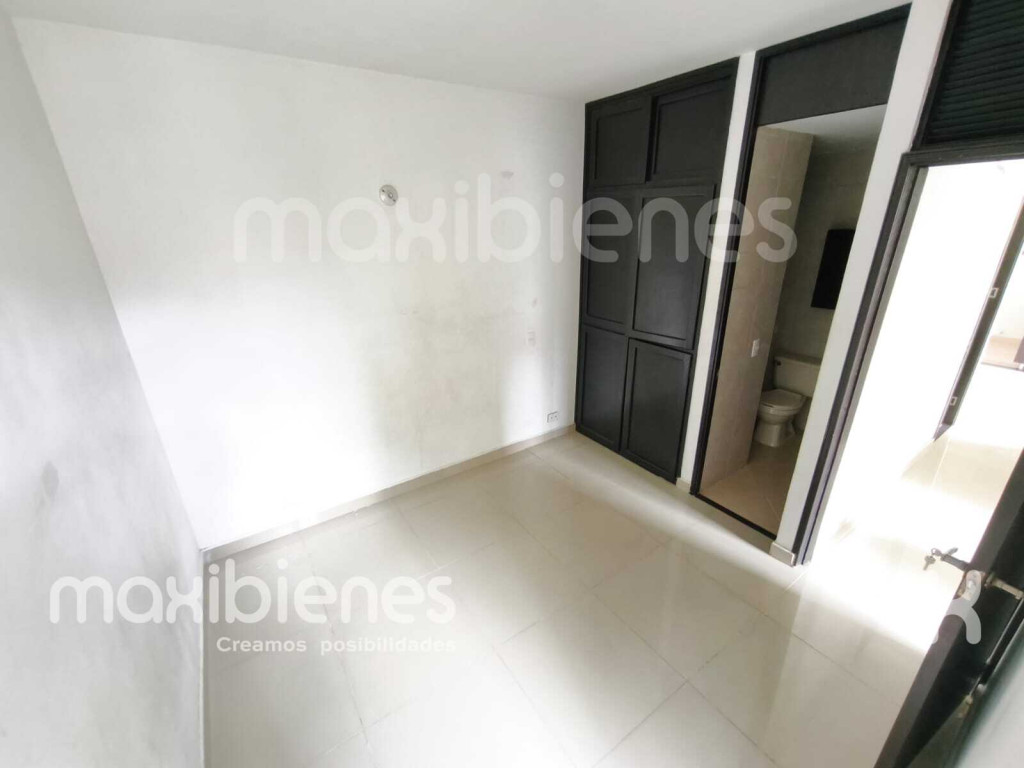 Apartamento en arriendo en Los Colores, Medellín · foto 9 de 10