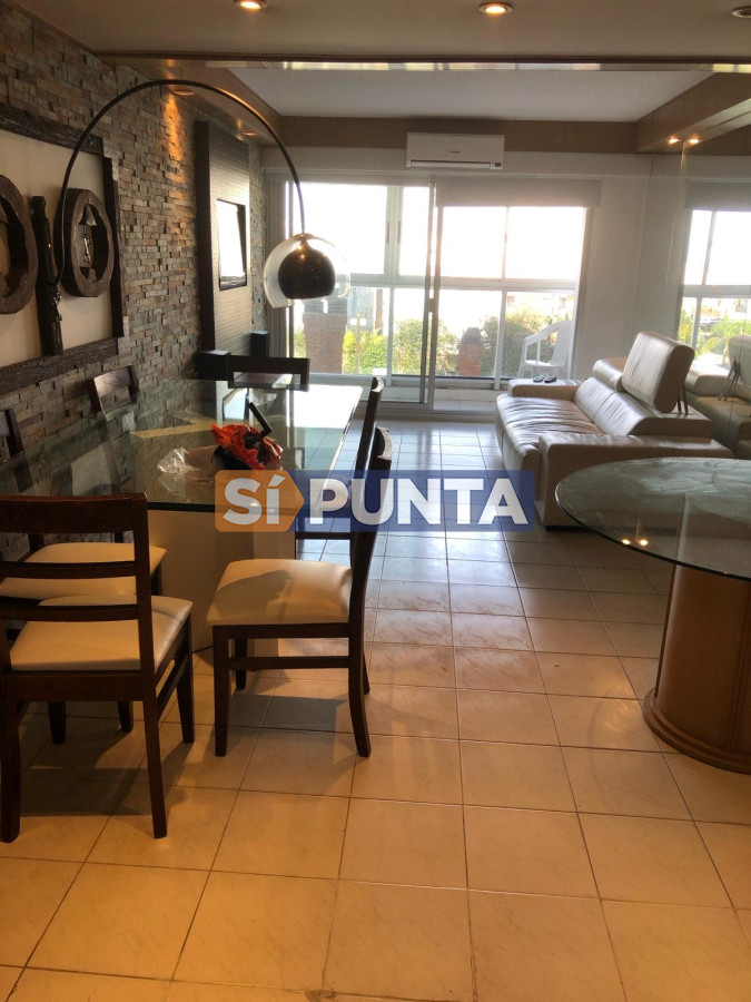 VENTA DE APARTAMENTO DE 1 DORMITORIO Y MEDIO EN AIDY GRILL PUNTA DEL ESTE