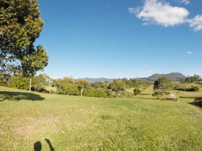 Lote en venta en Cabeceras De Llanogrande, Rionegro, 2500 m² · foto 4 de 5