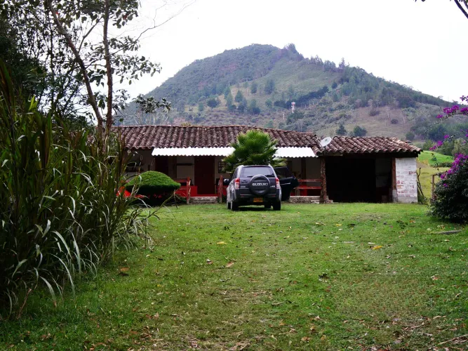 Finca en venta en Lomitas, La Ceja, 67488 m² · foto 10 de 21