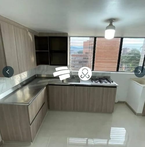 Apartamento de 3 alcobas en venta en Lorena, Medellín, 139 m² · foto 2 de 9