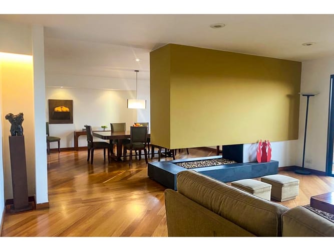 Apartamento de 3 alcobas en venta en Chapinero, Bogotá, 263 m² · foto 2 de 13