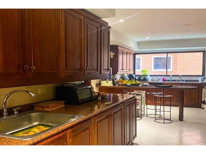 Apartamento de 3 alcobas en venta en Chapinero, Bogotá, 263 m² · foto 4 de 13