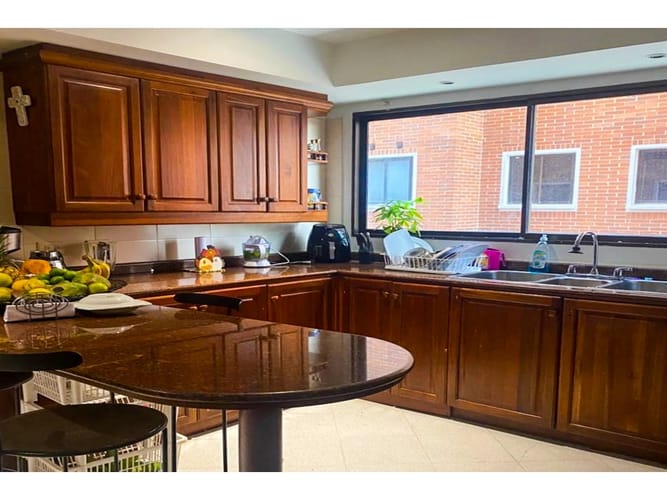 Apartamento de 3 alcobas en venta en Chapinero, Bogotá, 263 m² · foto 5 de 13