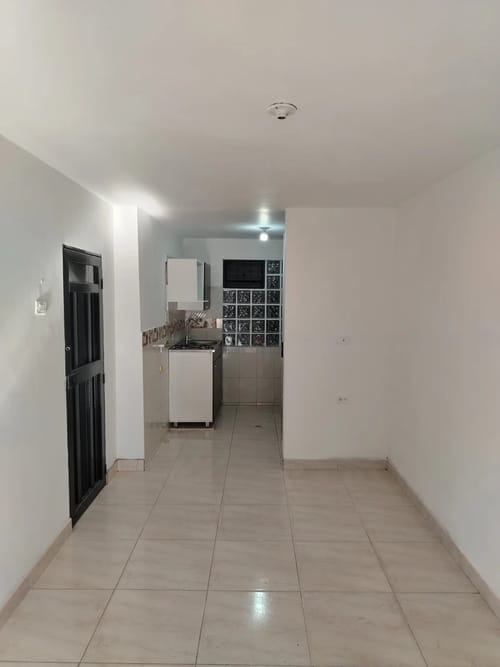 Local en arriendo en San Isidro, Medellín, 15 m² · foto 3 de 5