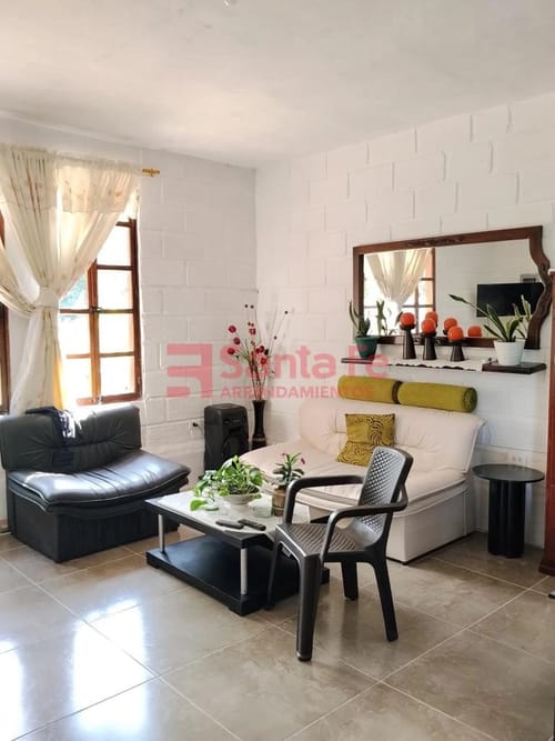 Casa de 3 alcobas en arriendo en El Hatillo, Barbosa, 170 m² · foto 2 de 10