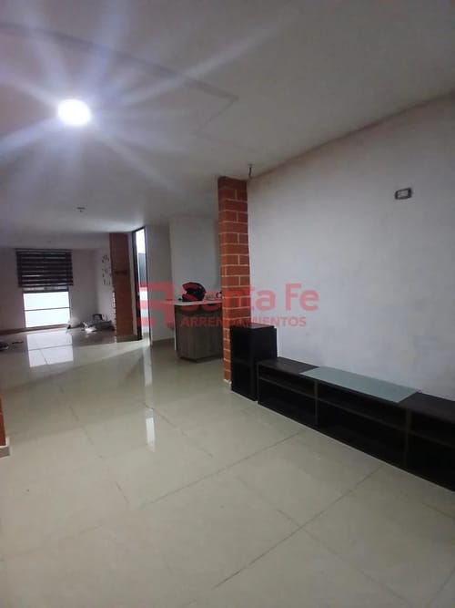 Apartamento de 3 alcobas en arriendo en Rodeo Alto, Medellín, 170 m² · foto 4 de 10