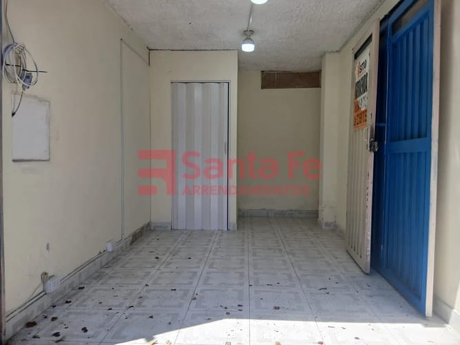 Local en arriendo en La Gloria, Medellín, 20 m² · foto 2 de 5