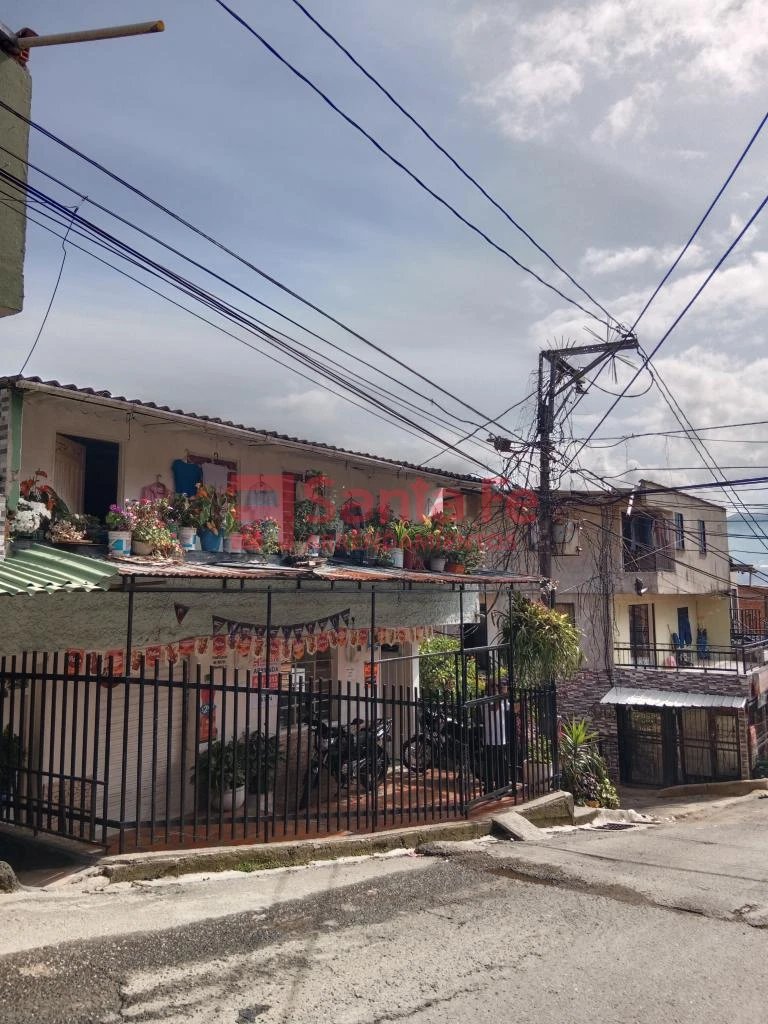 Retail space for rent in Bello, Bello