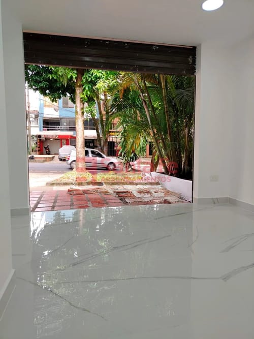 Local en arriendo en La Gloria, Medellín, 11 m² · foto 3 de 4
