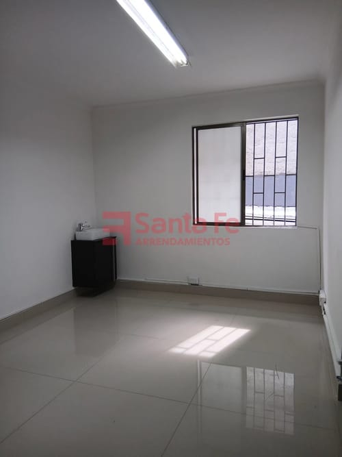 Oficina en arriendo en San Bernardo, Medellín, 12 m² · foto 3 de 3