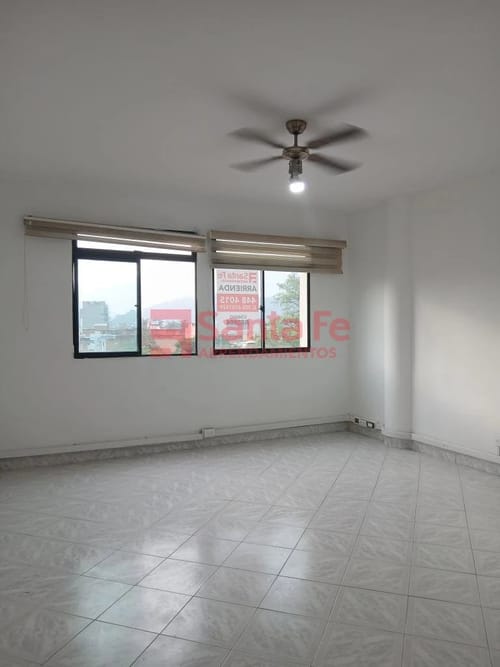 Oficina en arriendo en La Candelaria, Medellín, 15 m² · foto 2 de 4