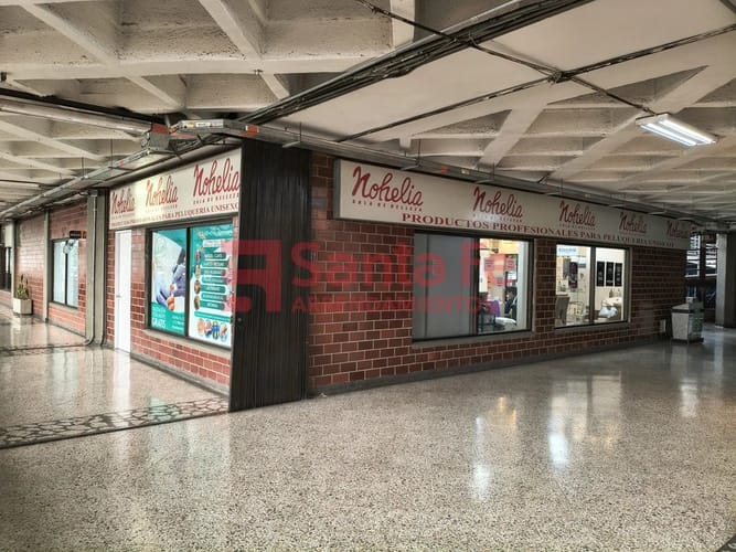 Bodega en arriendo en Terminal De Transporte, Medellín, 26 m² · foto 2 de 10