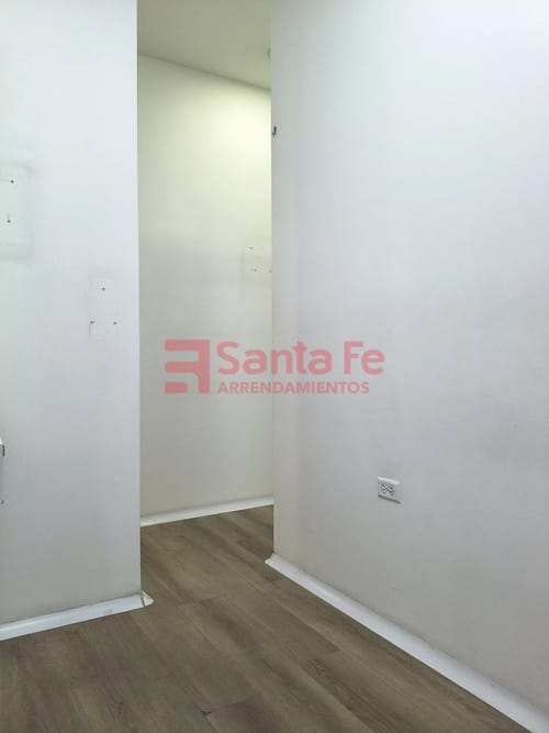 Bodega en arriendo en Terminal De Transporte, Medellín, 26 m² · foto 4 de 10