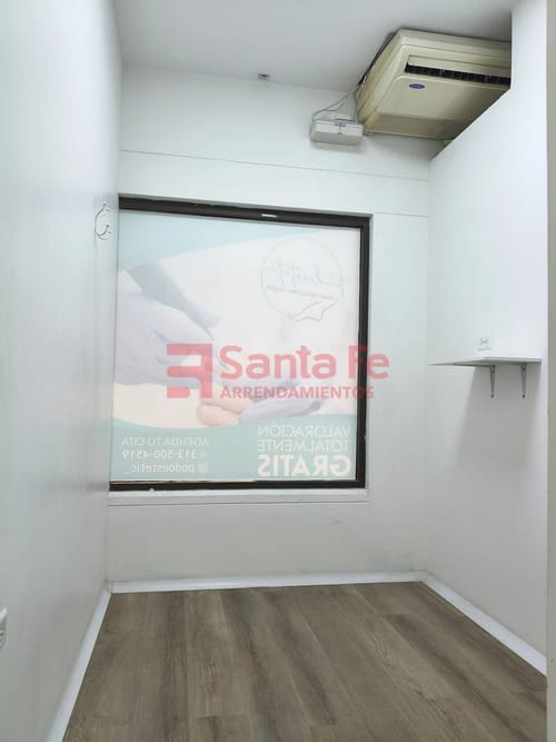 Bodega en arriendo en Terminal De Transporte, Medellín, 26 m² · foto 6 de 10