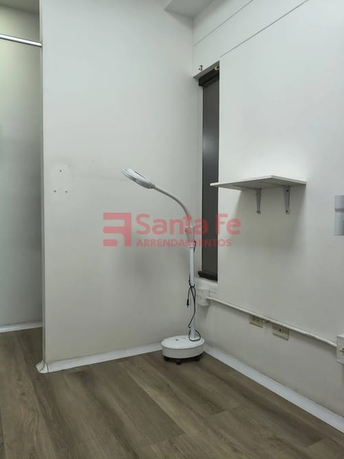 Bodega en arriendo en Terminal De Transporte, Medellín, 26 m² · foto 8 de 10