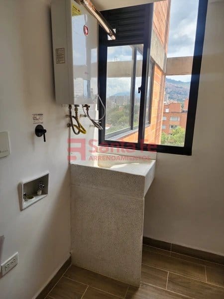 Apartamento de 1 alcoba en arriendo en La Floresta, Medellín, 20 m² · foto 5 de 8