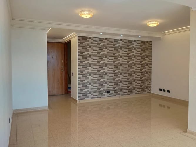 Apartamento de 4 alcobas en arriendo en La Castellana, Medellín, 110 m² · foto 3 de 10