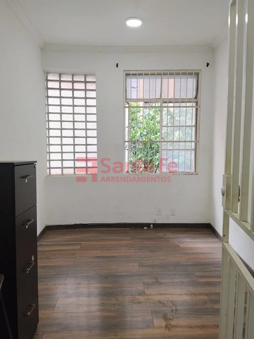 Oficina en arriendo en La Candelaria, Medellín, 12 m² · foto 4 de 4