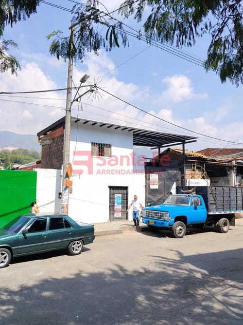 Bodega en arriendo en La Frontera, Medellín, 324 m² · foto 2 de 10