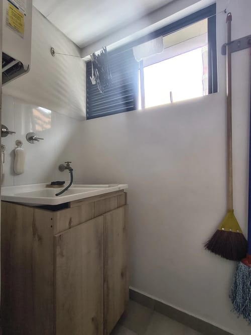 Apartamento de 2 alcobas en arriendo en Conquistadores, Medellín, 85 m² · foto 5 de 10