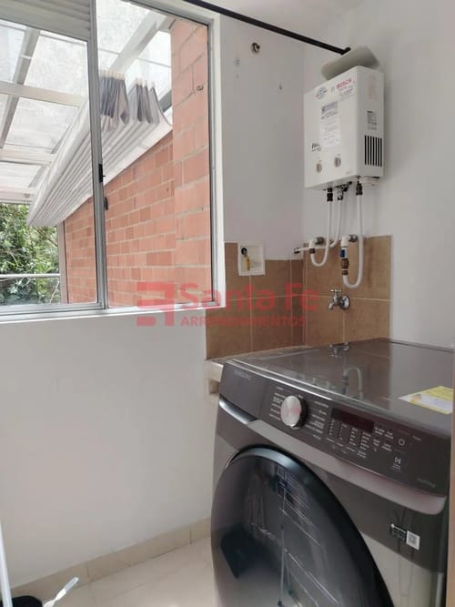 Apartamento de 3 alcobas en arriendo en Loma Del Esmeraldal, Envigado, 180 m² · foto 7 de 10