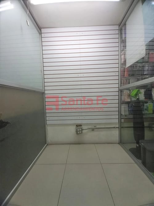 Local en arriendo en Villanueva, Medellín · foto 3 de 5