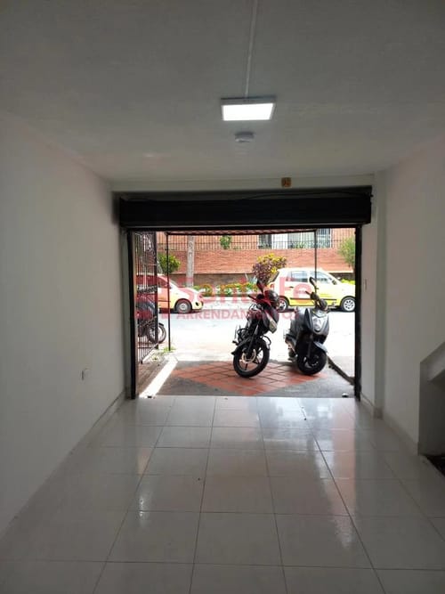 Local en arriendo en Suramericana, Medellín, 20 m² · foto 3 de 5