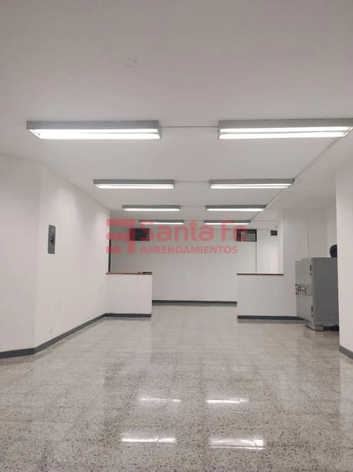 Local en arriendo en Guayaquil, Medellín, 360 m² · foto 2 de 10