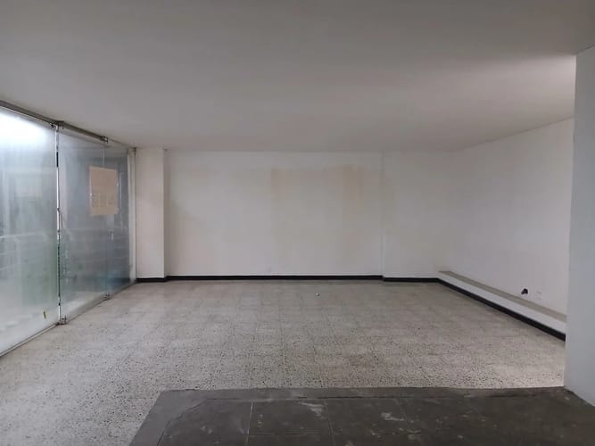 Local en arriendo en La Candelaria, Medellín, 100 m² · foto 2 de 8