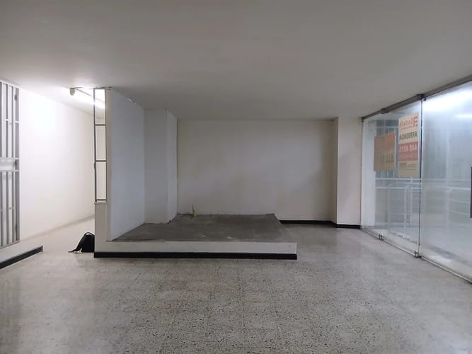 Local en arriendo en La Candelaria, Medellín, 100 m² · foto 3 de 8