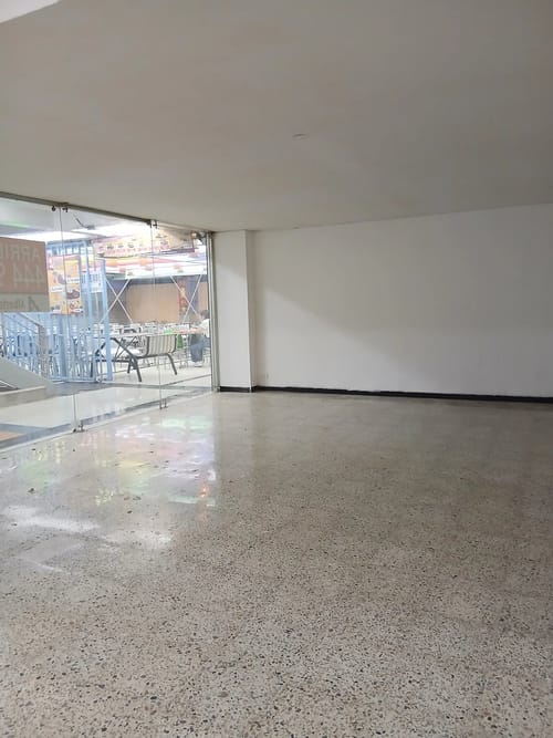 Local en arriendo en La Candelaria, Medellín, 100 m² · foto 7 de 8