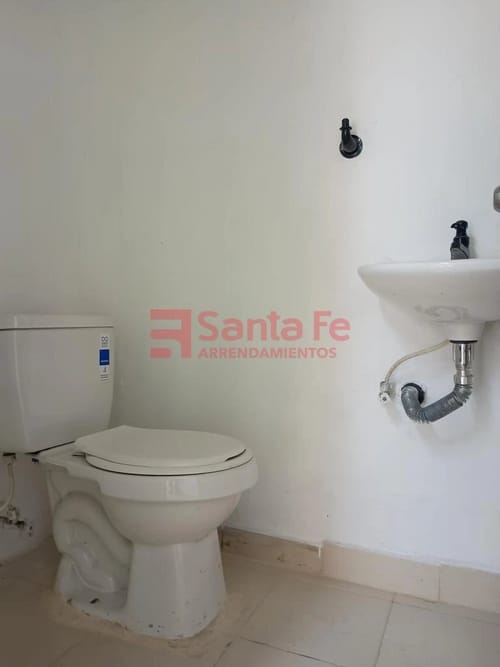 Local en arriendo en Conquistadores, Medellín, 35 m² · foto 4 de 6