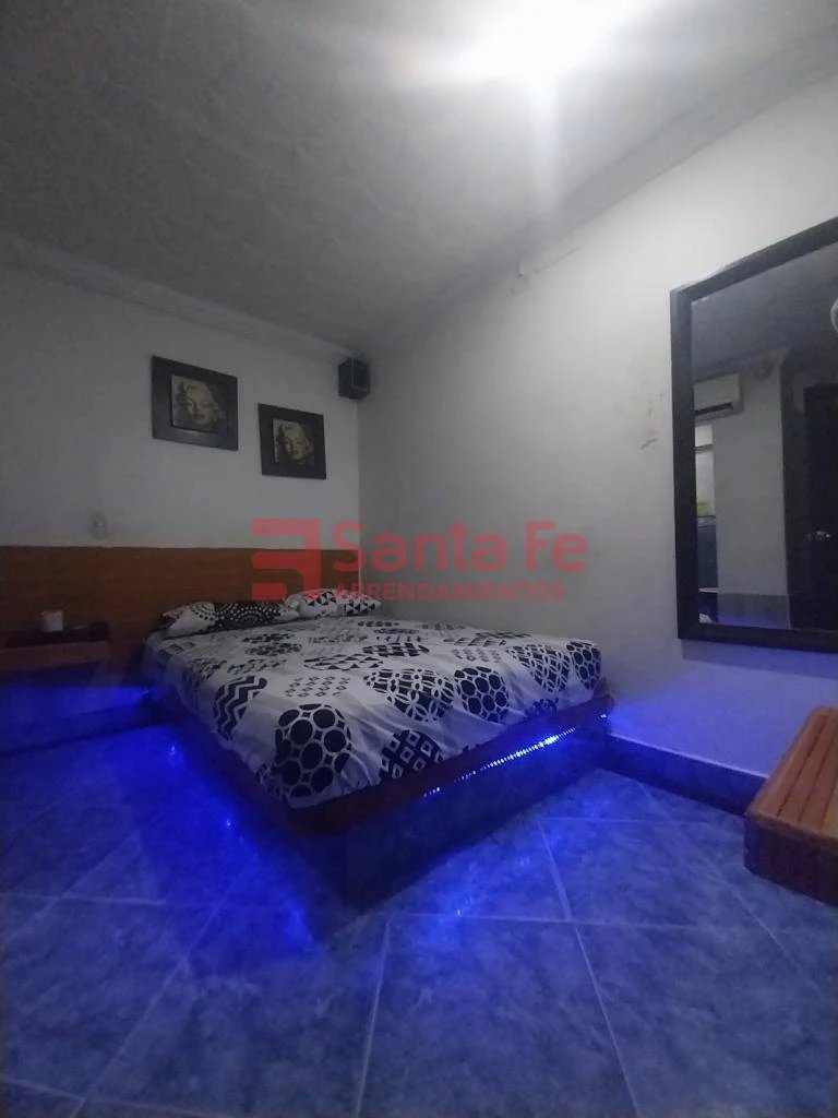 Casa en arriendo en La Candelaria, Medellín · foto 3 de 10
