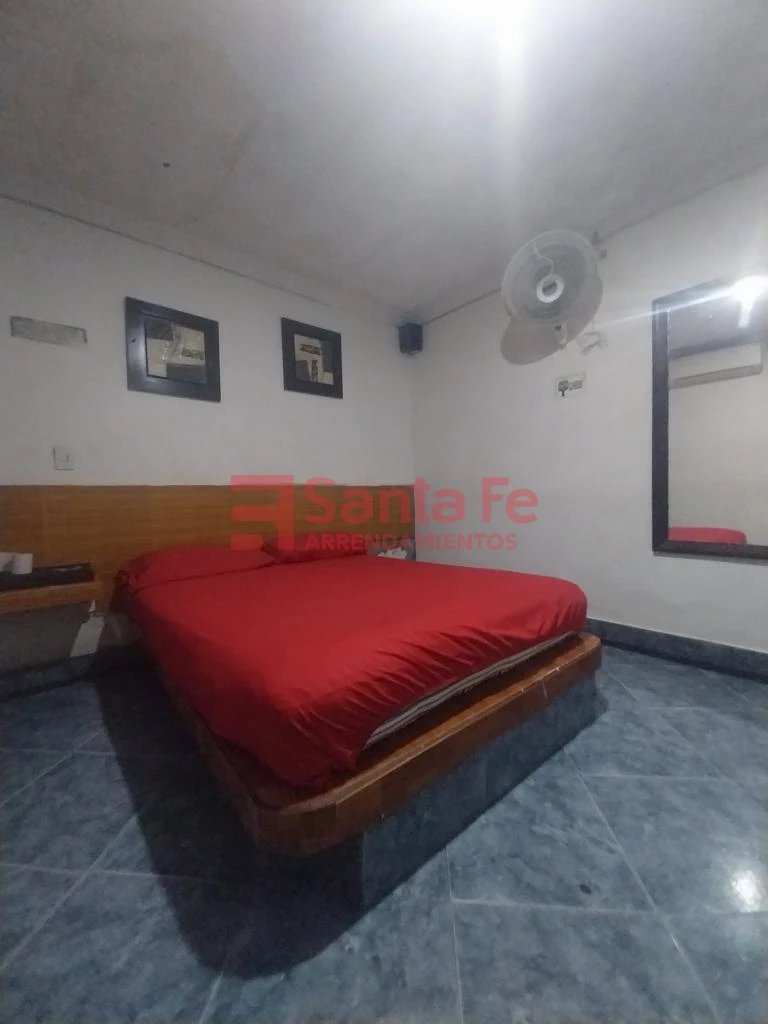 Casa en arriendo en La Candelaria, Medellín · foto 8 de 10