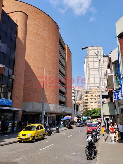 Local en arriendo en La Candelaria, Medellín · foto 2 de 4