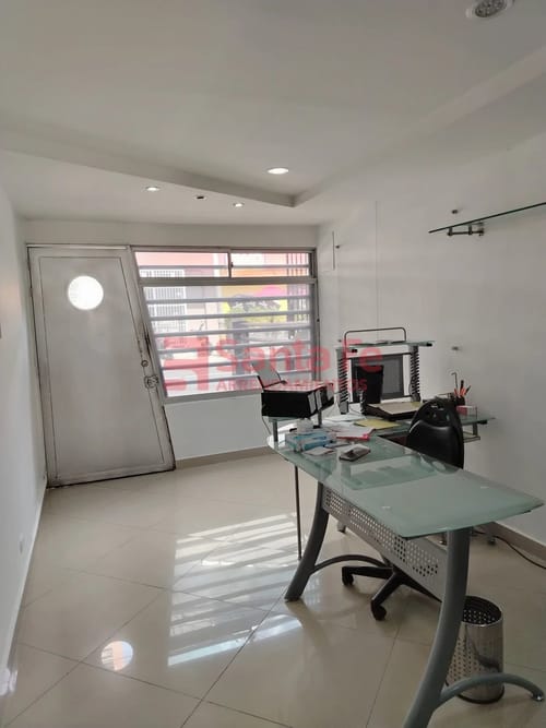 Local en arriendo en Conquistadores, Medellín, 120 m² · foto 4 de 10