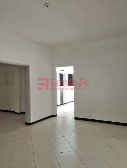 Casa de 4 alcobas en arriendo en Villa Nueva, Medellín, 350 m² · foto 5 de 10