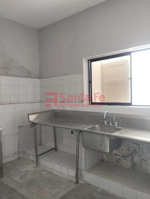 Casa de 4 alcobas en arriendo en Villa Nueva, Medellín, 350 m² · foto 6 de 10
