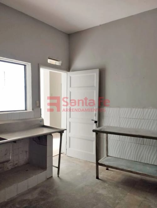 Casa de 4 alcobas en arriendo en Villa Nueva, Medellín, 350 m² · foto 7 de 10