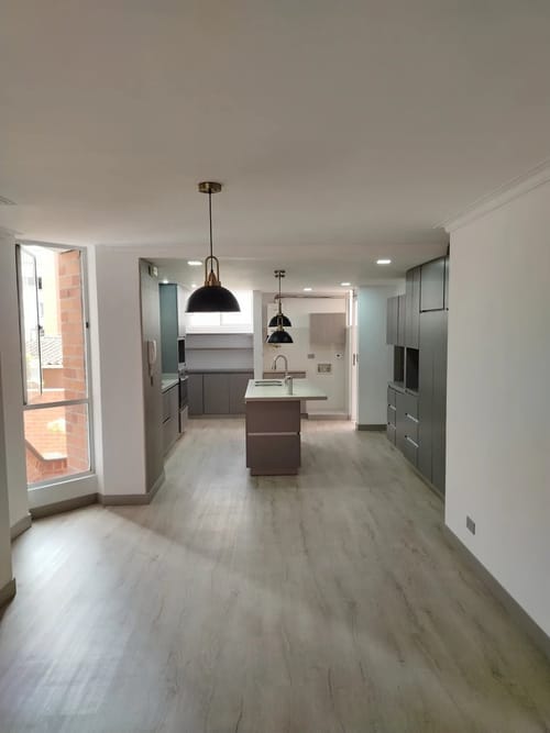 Apartamento de 3 alcobas en arriendo en Conquistadores, Medellín, 117 m² · foto 2 de 10