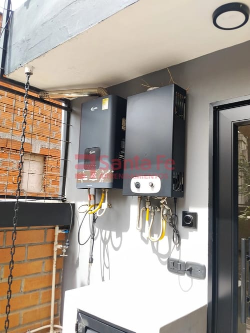 Casa de 6 alcobas en arriendo en Boston, Medellín, 400 m² · foto 8 de 10