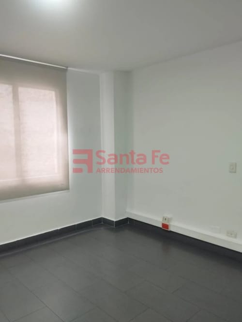 Oficina en arriendo en Conquistadores, Medellín, 65 m² · foto 3 de 10