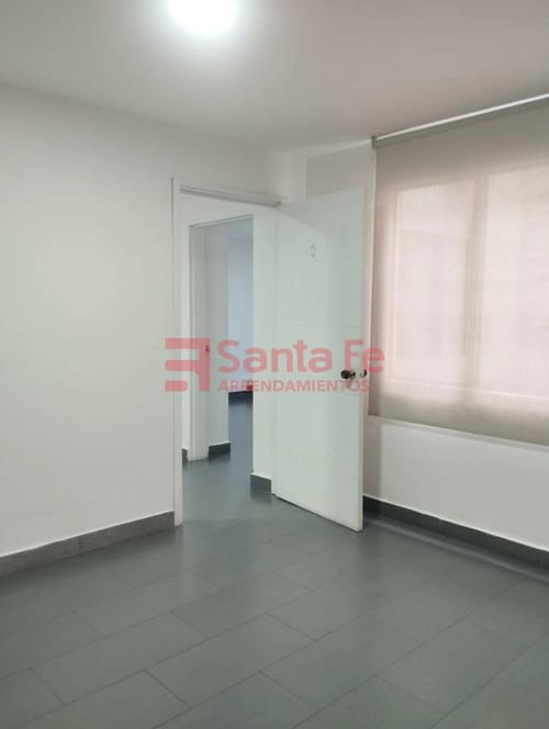 Oficina en arriendo en Conquistadores, Medellín, 65 m² · foto 4 de 10