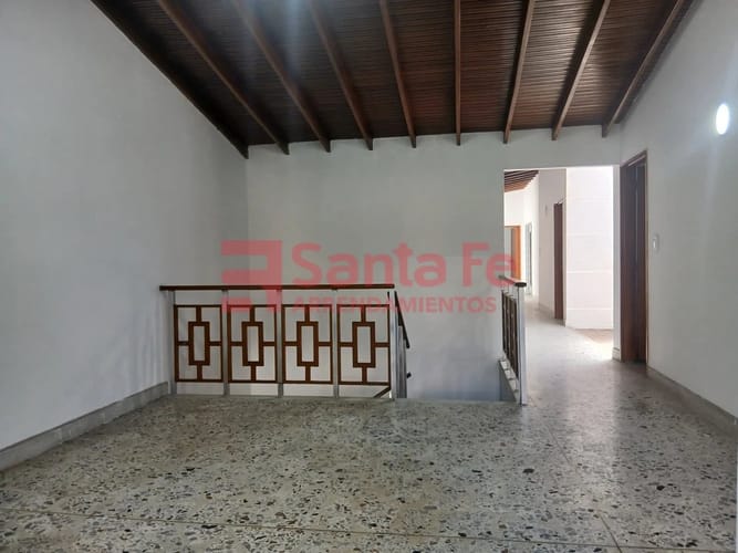 Apartamento de 4 alcobas en arriendo en Florida Nueva, Medellín, 170 m² · foto 3 de 10